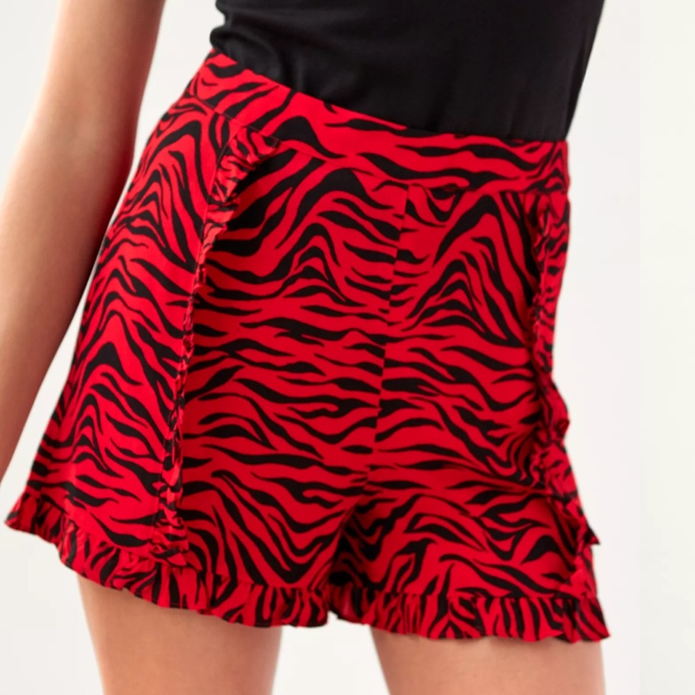 Aritzia Sunday Best Gemma Red Shorts